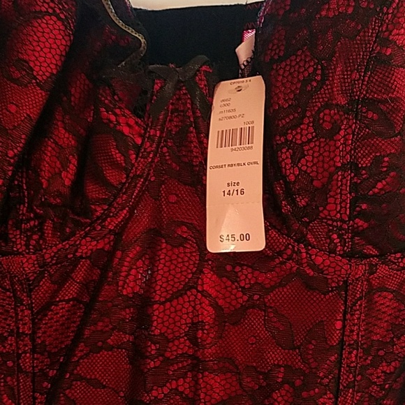 Lingerie - Picture 2 of 2